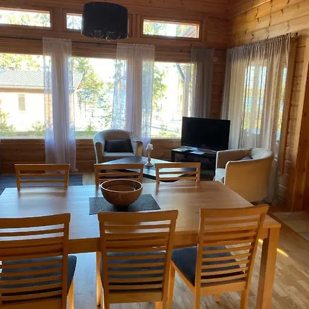 Casa de Férias Comfortable Cottage And Sauna On The Shores Of Lake Saimaa, Puumala *