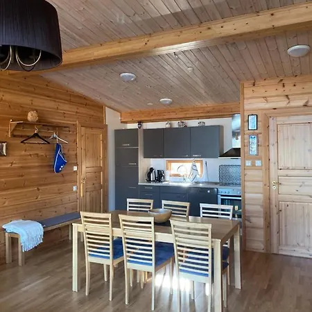 Casa de Férias Comfortable Cottage And Sauna On The Shores Of Lake Saimaa, Puumala Puumala
