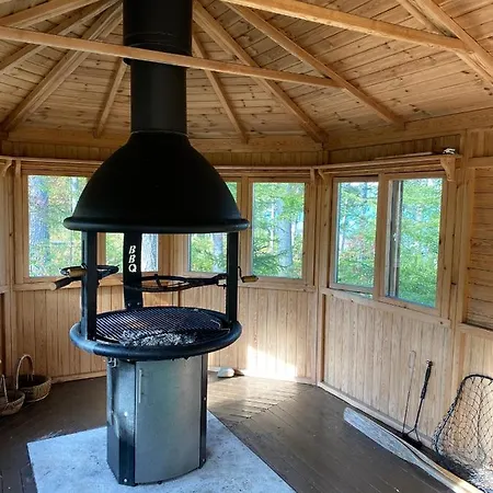 Casa de Férias Comfortable Cottage And Sauna On The Shores Of Lake Saimaa, Puumala Puumala