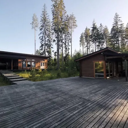Casa de Férias Comfortable Cottage And Sauna On The Shores Of Lake Saimaa, Puumala Puumala